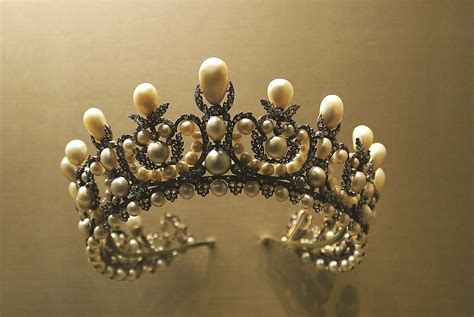 diadema crown.